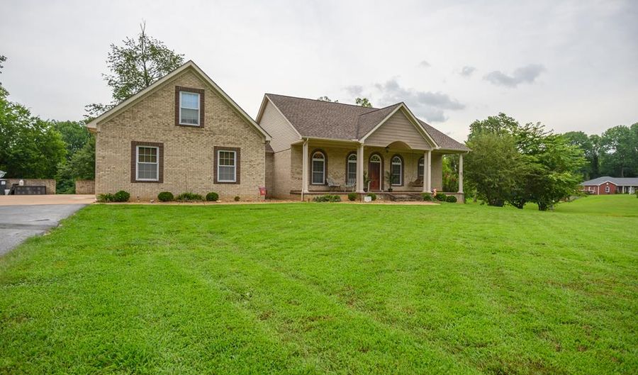 11210 US HWY 60 W, Henderson, KY 42420 - 5 Beds, 4 Bath