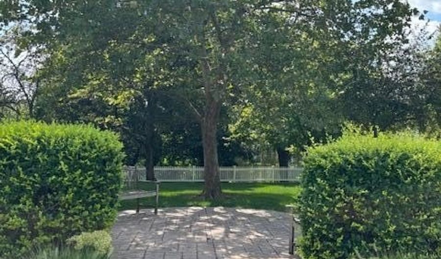 2776 S Knightsbridge Cir, Ann Arbor, MI 48105 - 2 Beds, 2 Bath