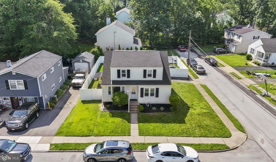 1555 LUKENS Ave, Abington, PA 19001 - 3 Beds, 4 Bath