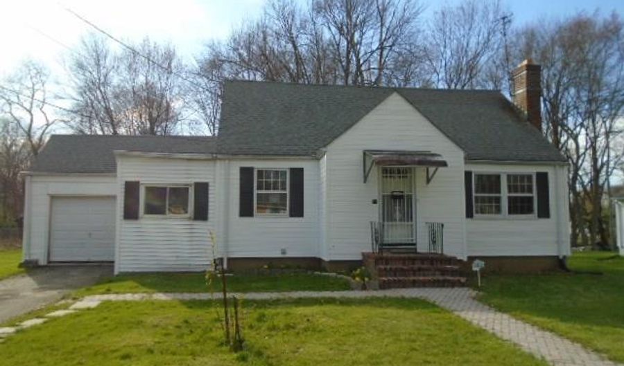 11 Emerson St, Bloomfield, CT 06002 - 3 Beds, 2 Bath