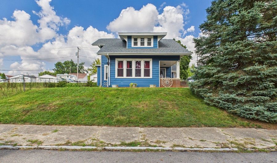 402 W Madison St, Alexandria, IN 46001 - 3 Beds, 1 Bath