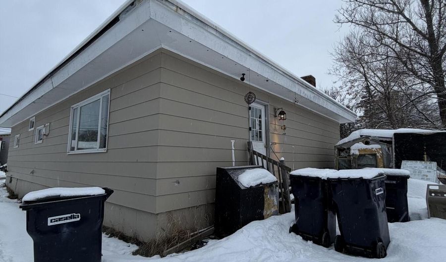 20 Thirteenth St, Bangor, ME 04401 - 4 Beds, 2 Bath