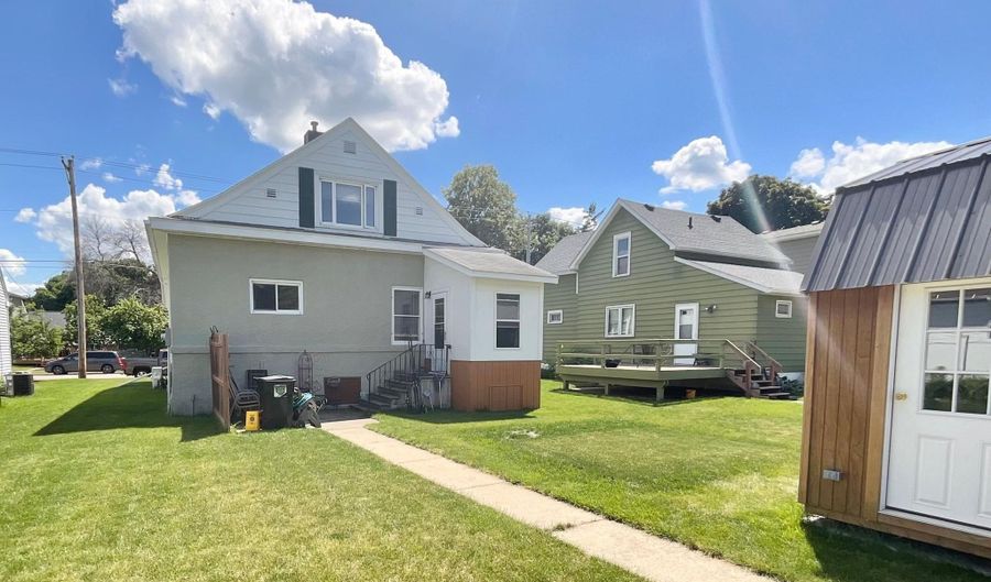 604 8th Ave NW, Austin, MN 55912 - 2 Beds, 2 Bath