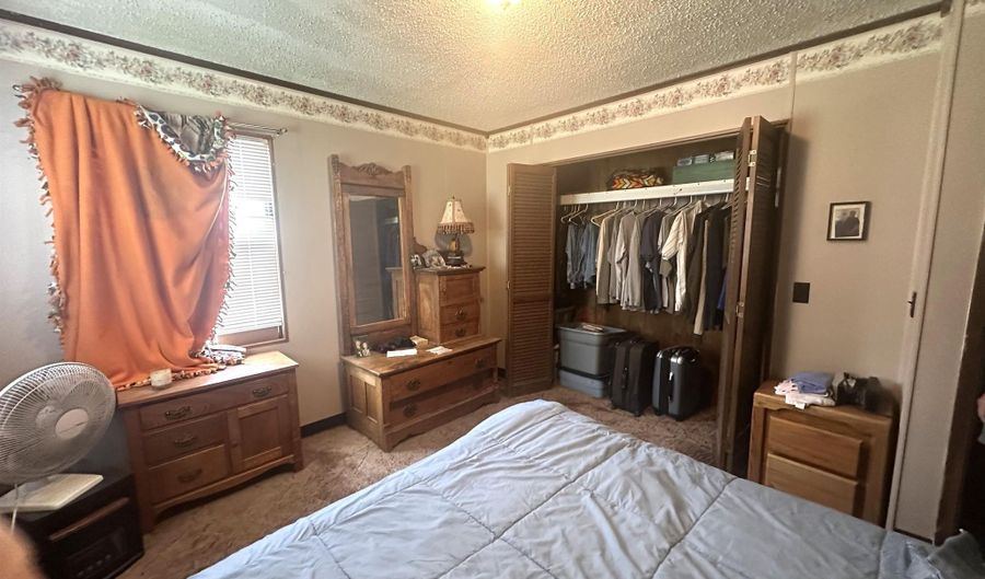 407 N Magnolia St, Attica, KS 67009 - 3 Beds, 2 Bath