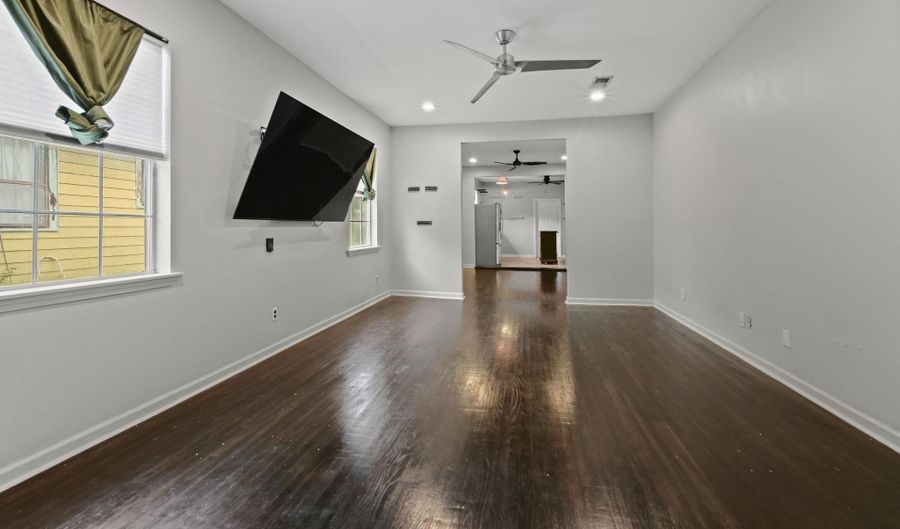 1031 S 16th St, Baton Rouge, LA 70802 - 3 Beds, 2 Bath