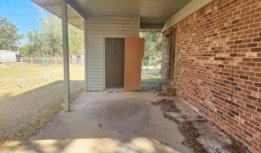 805 E 4TH Ave, Albany, GA 31701 - 3 Beds, 2 Bath