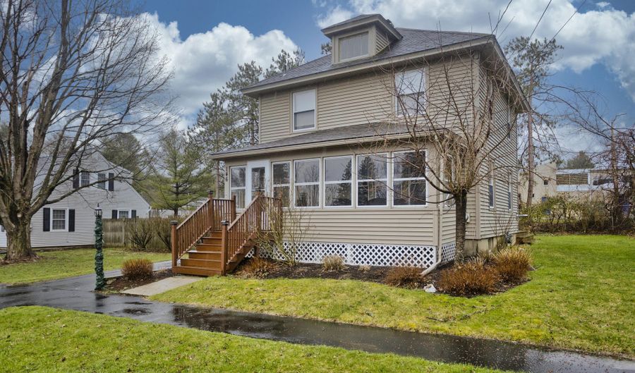 146 Strong Ave, Pittsfield, MA 01201 - 3 Beds, 1 Bath
