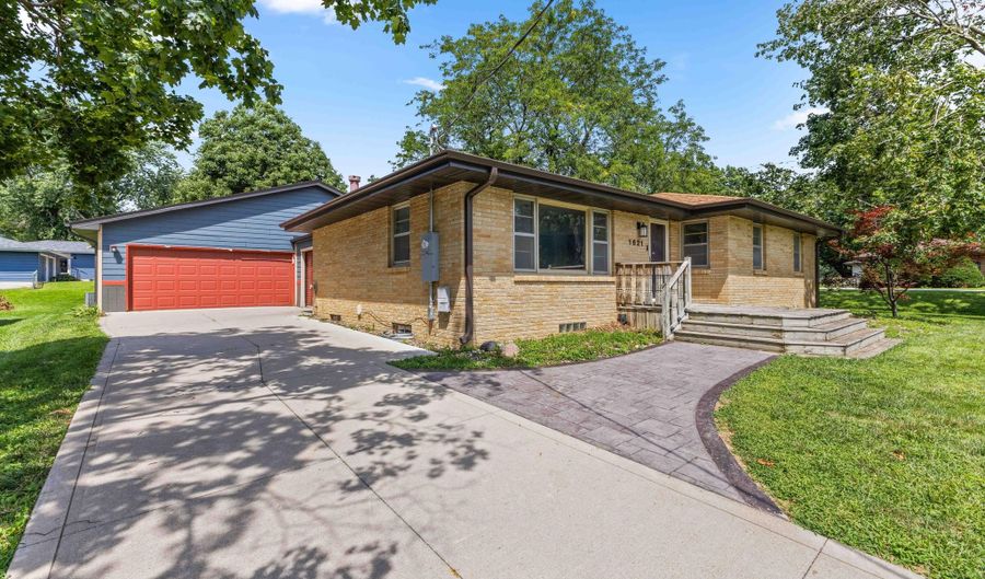 1621 NW 70th Pl, Ankeny, IA 50023 - 4 Beds, 4 Bath