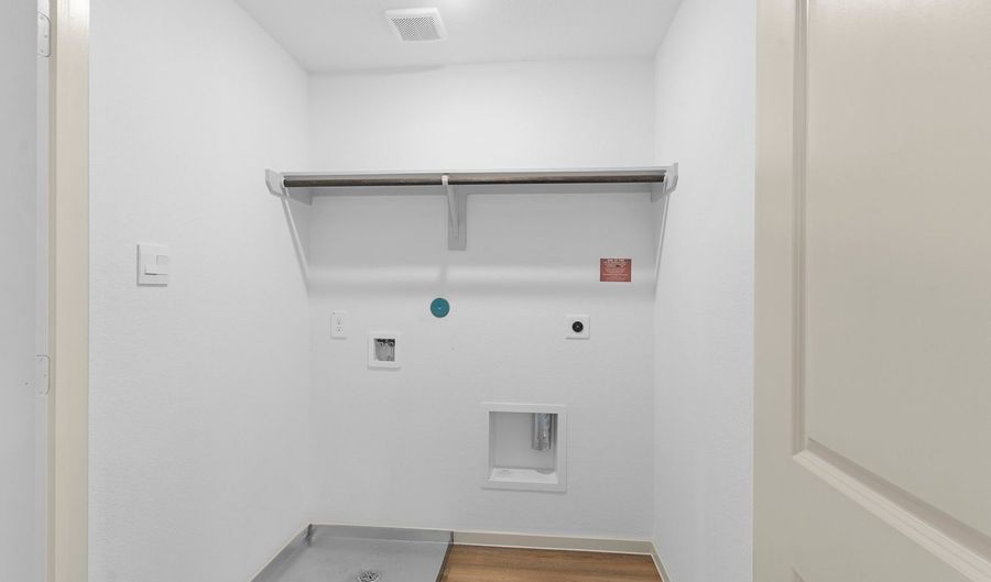 1027 Paddlefish Ln, Alvin, TX 77511 - 5 Beds, 3 Bath