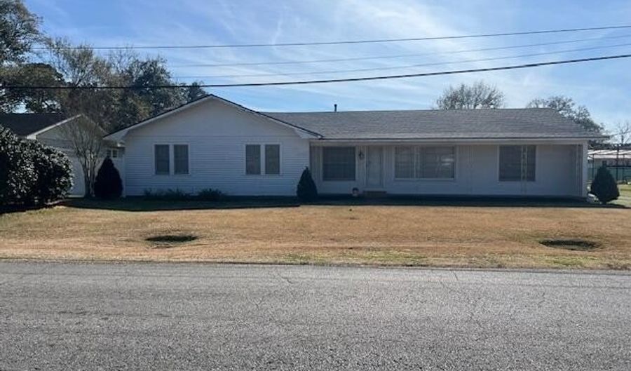 609 Old Kaplan Hwy, Abbeville, LA 70510 - 4 Beds, 3 Bath