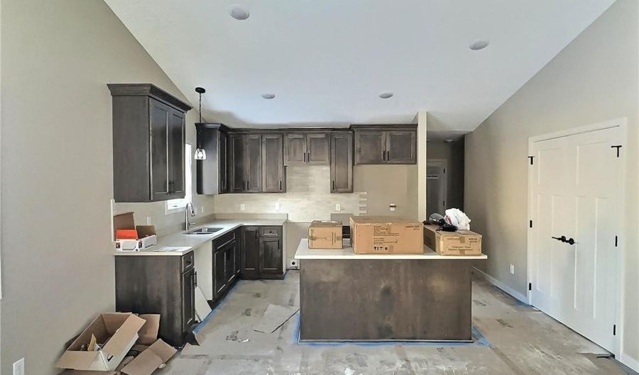 810 Morrison Ave, Annandale, MN 55302 - 2 Beds, 2 Bath