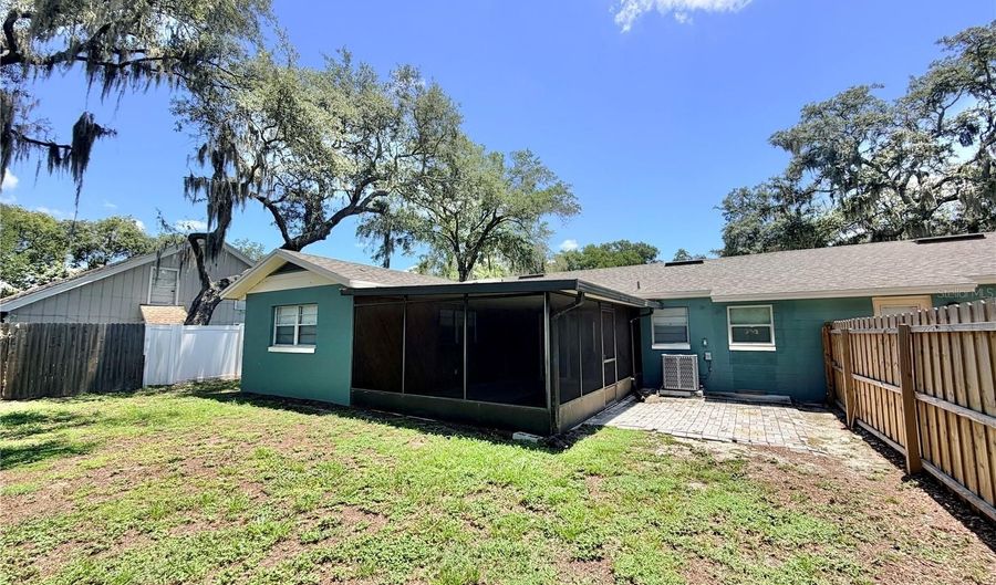 130 S BULOVA Dr, Apopka, FL 32703 - 2 Beds, 2 Bath