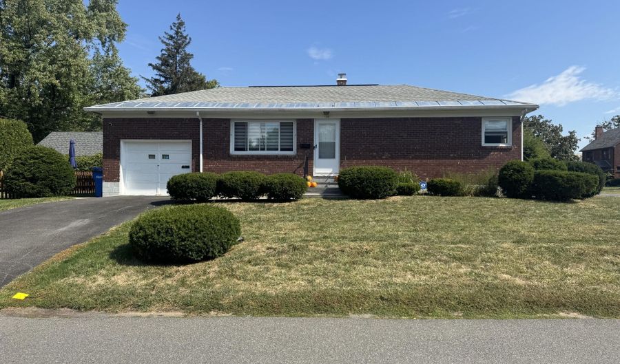 126 Rosemont St, Albany, NY 12203 - 2 Beds, 1 Bath