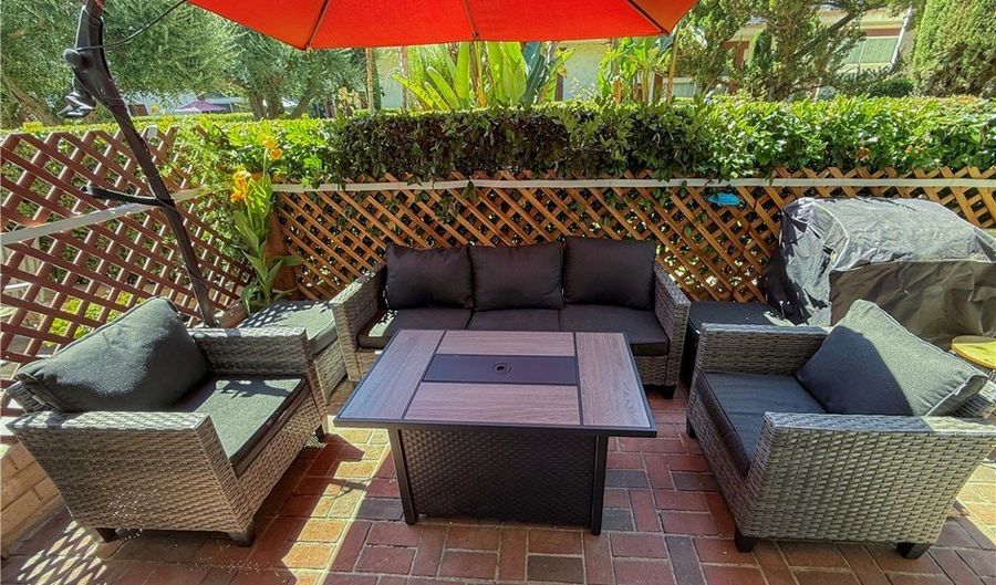 5229 Balboa Blvd 32, Encino, CA 91316 - 4 Beds, 3 Bath