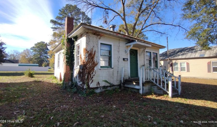 244 Fourth St, Ayden, NC 28513 - 1 Beds, 1 Bath