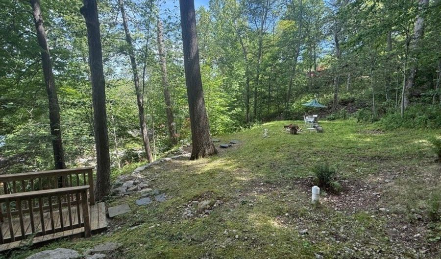 57 Lakeside Dr, Alloway, NJ 07461 - 2 Beds, 1 Bath