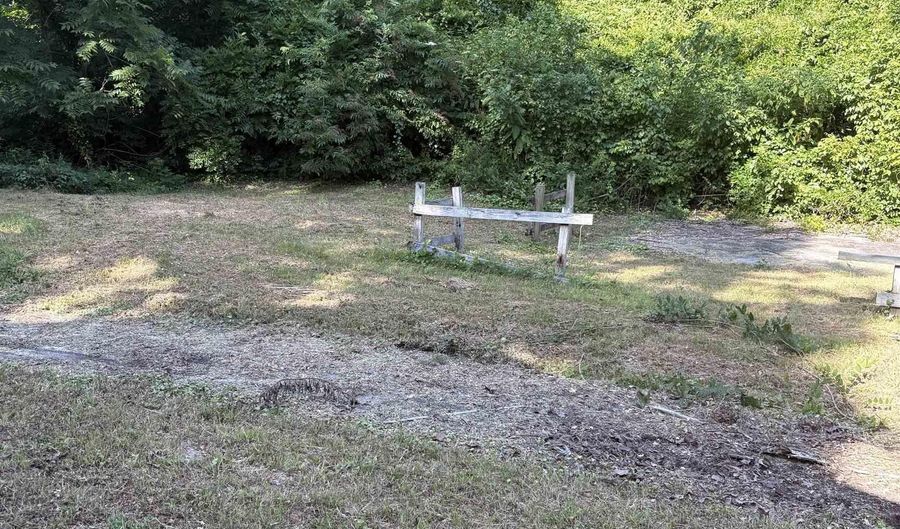 803 Beale St, Attalla, AL 35954 - 2 Beds, 2 Bath