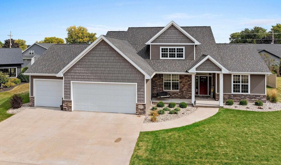 1013 HARVEST Trl, Appleton, WI 54913 - 4 Beds, 4 Bath