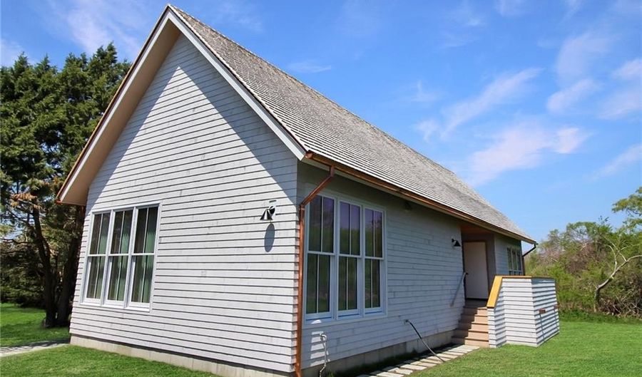 10 Wyndham Hill Rd Adu, Middletown, RI 02842 - 2 Beds, 1 Bath