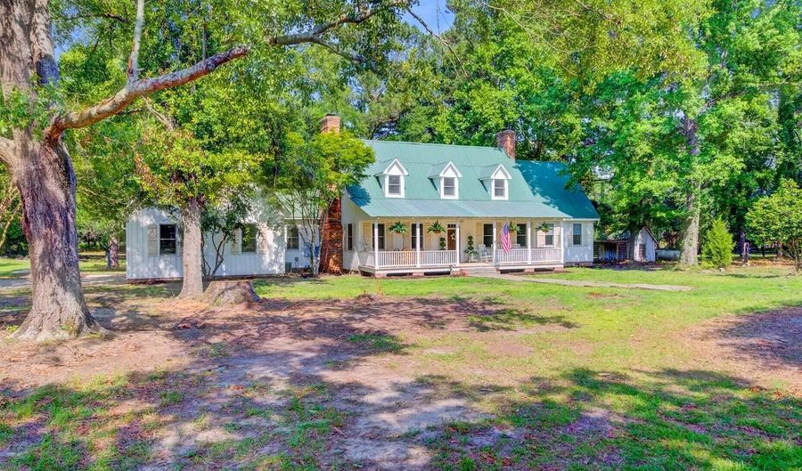 481 Cantey Ln, Camden, SC 29020 - 6 Beds, 4 Bath