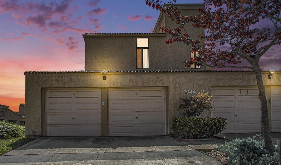 7944 Caminito Dia 2, San Diego, CA 92122 - 2 Beds, 2 Bath