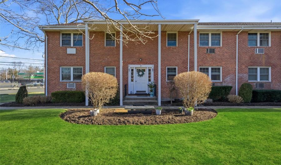 297 Merrick Rd D 1, Amityville, NY 11701 - 1 Beds, 1 Bath