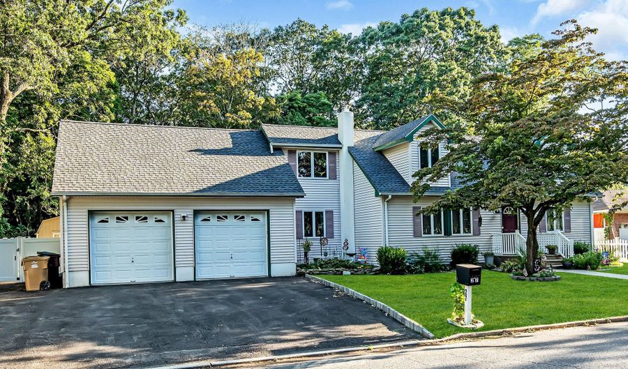 27 Frederick Dr, Bayville, NJ 08721 - 4 Beds, 2 Bath