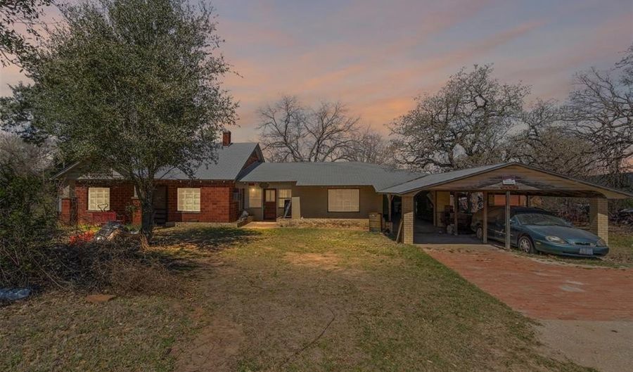 6001 E Highway 67, Alvarado, TX 76009 - 3 Beds, 2 Bath
