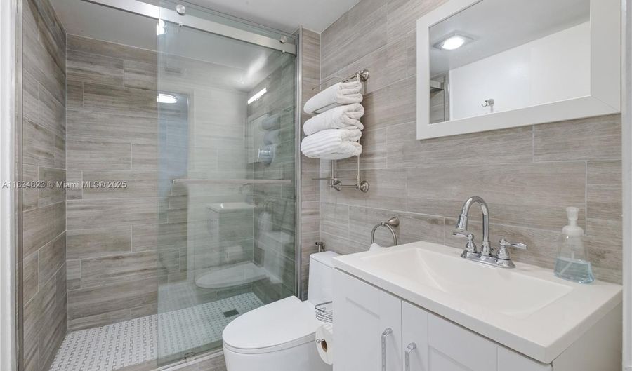 20505 E Country Club Dr 143, Aventura, FL 33180 - 2 Beds, 2 Bath