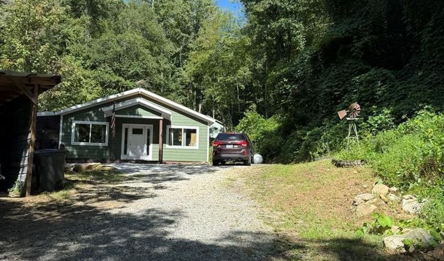 2555 Junaluska, Andrews, NC 28901 - 2 Beds, 2 Bath