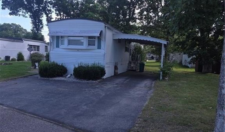 17 Lane C, Coventry, RI 02816 - 2 Beds, 2 Bath