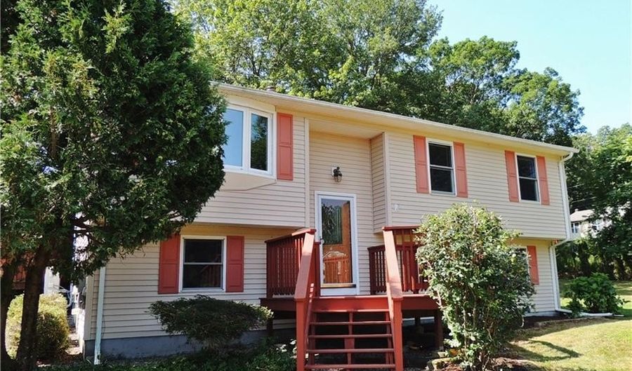 48 Sheltra Ave, Coventry, RI 02816 - 3 Beds, 2 Bath