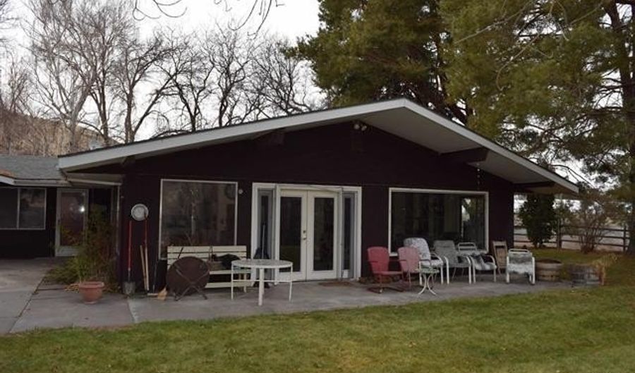 4778 River Rd, Buhl, ID 83316 - 2 Beds, 1 Bath