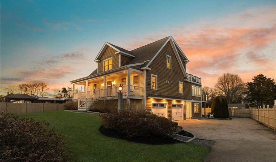 81 S Pier Rd, Narragansett, RI 02882 - 5 Beds, 4 Bath