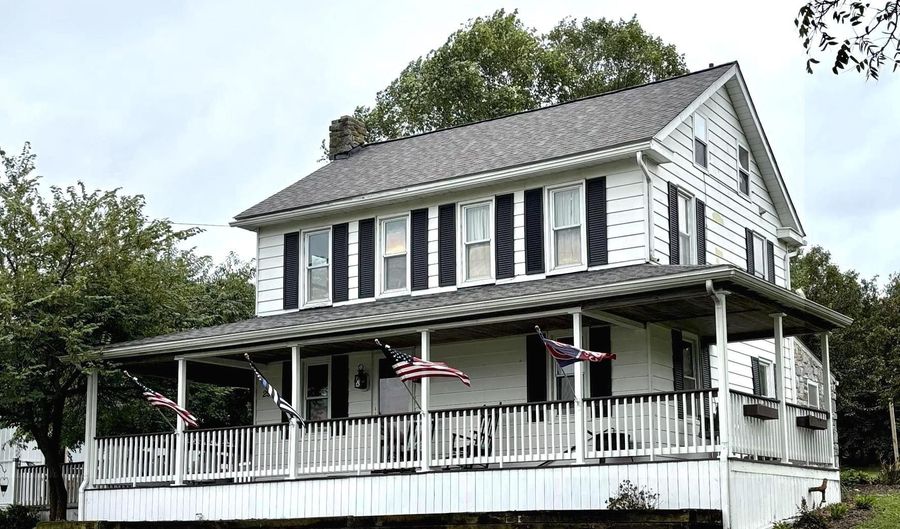 290 WOODS Rd, Abbottstown, PA 17301 - 3 Beds, 3 Bath