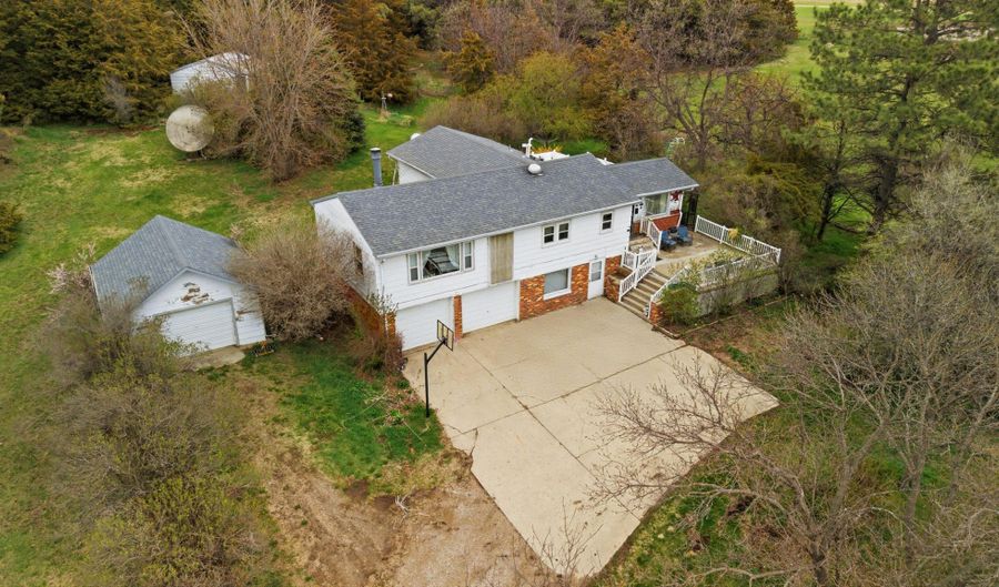 12746 378th Ave, Aberdeen, SD 57401 - 3 Beds, 2 Bath
