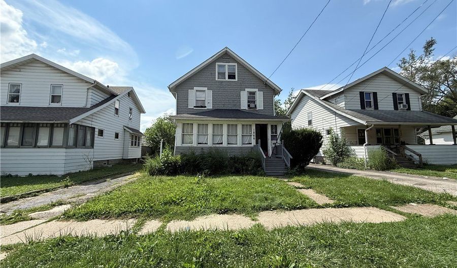 1866 16th St SW, Akron, OH 44314 - 3 Beds, 1 Bath