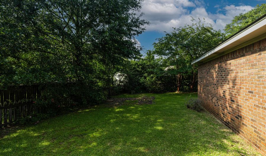 114 Fox Meadow Dr, Brandon, MS 39042 - 3 Beds, 2 Bath