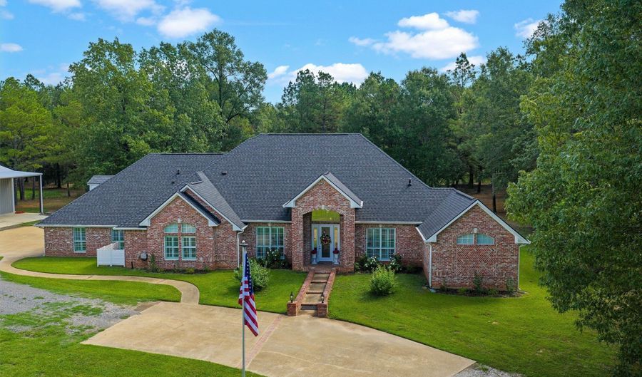 2584 Butler Hill Rd, Benton, LA 71006 - 4 Beds, 3 Bath