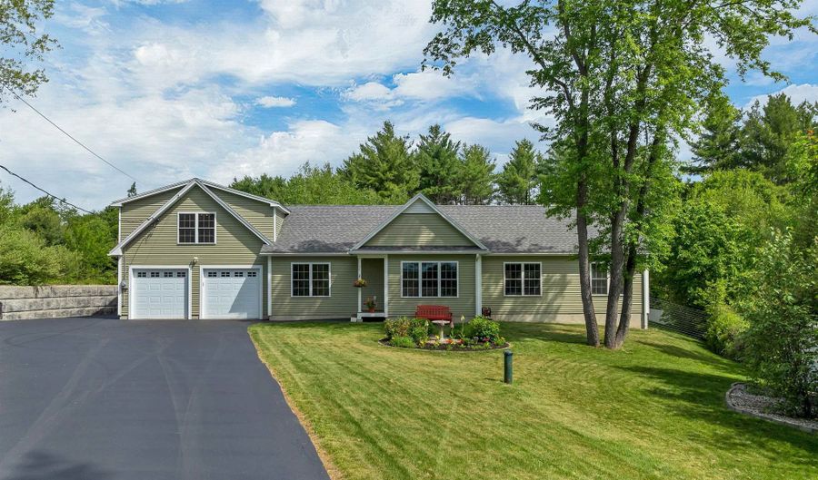 16 Palm Ln, Alton, NH 03809 - 3 Beds, 3 Bath