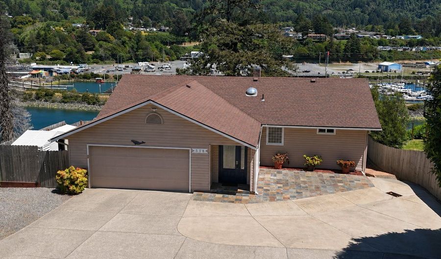 318 DEL NORTE Ln, Brookings, OR 97415 - 3 Beds, 3 Bath