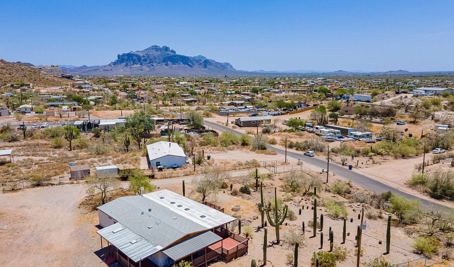 1134 W SADDLE BUTTE St, Apache Junction, AZ 85120 - 3 Beds, 2 Bath