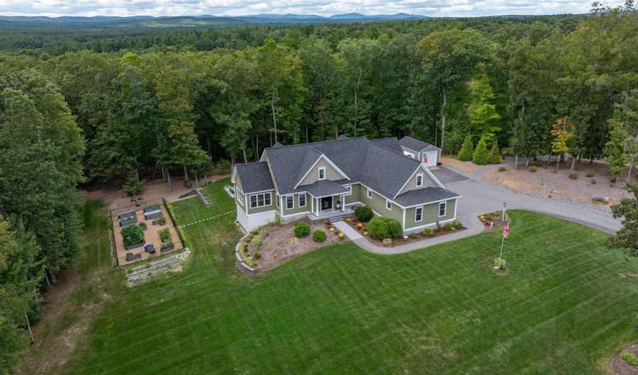 12 Franklins Way, Hollis, NH 03049 - 4 Beds, 3 Bath