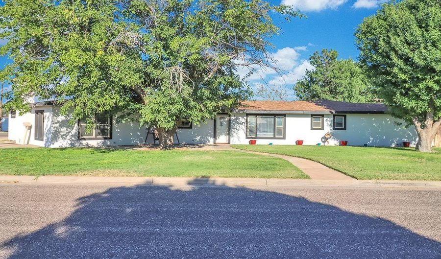 1010 NW 7th St, Andrews, TX 79714 - 4 Beds, 3 Bath