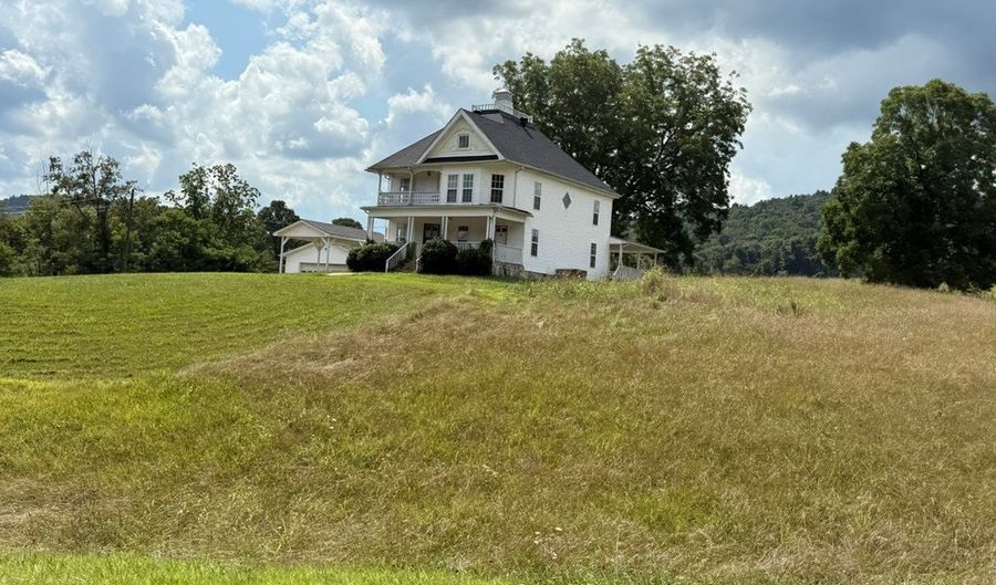 838 State Garage Rd, Albany, KY 42602 - 6 Beds, 2 Bath