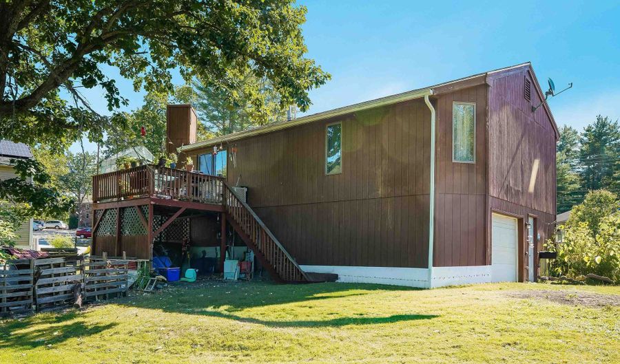 5 River St, Newmarket, NH 03857 - 3 Beds, 1 Bath