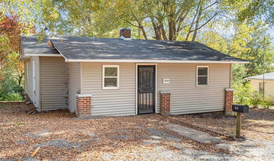 1224 Hollywood Ter, Albemarle, NC 28001 - 2 Beds, 1 Bath