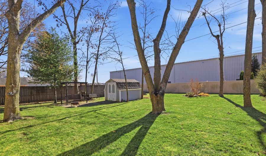 509 W South St, Arcadia, IN 46030 - 2 Beds, 1 Bath