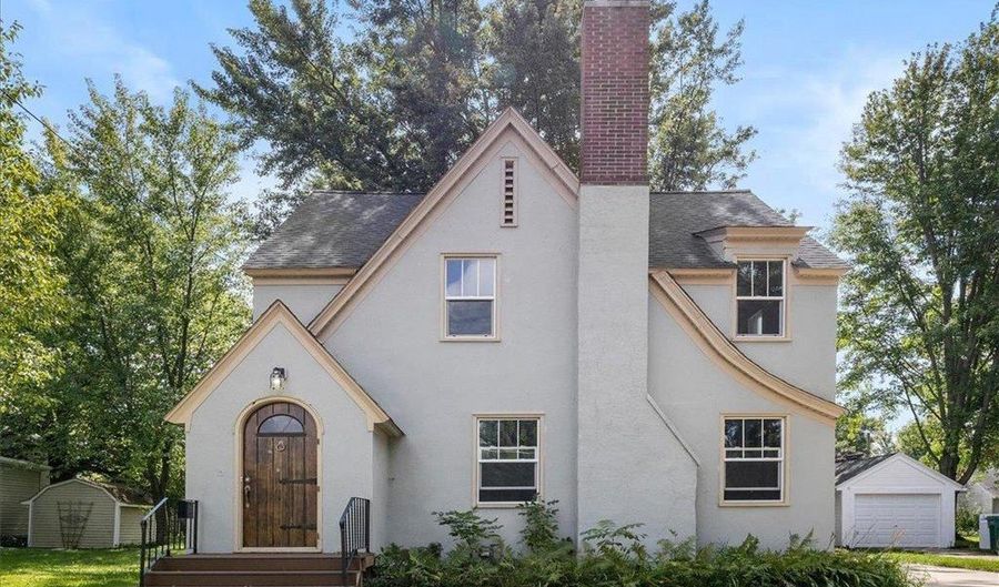 605 4th Ave SW, Austin, MN 55912 - 4 Beds, 2 Bath