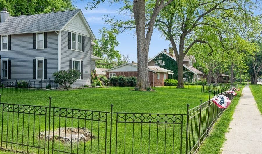 1418 Rapids St, Adel, IA 50003 - 3 Beds, 2 Bath